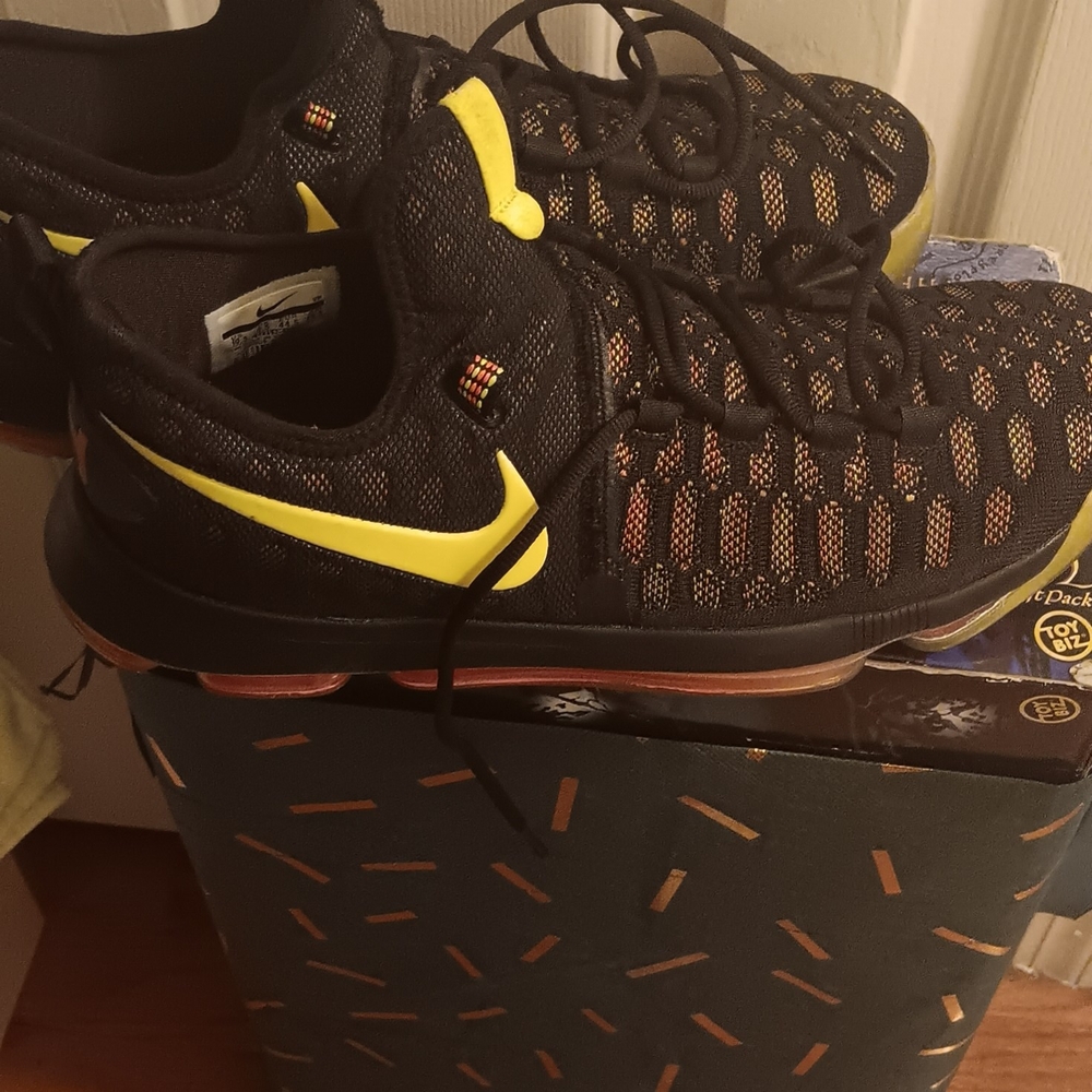Nike Black and Yellow Sneakers